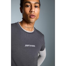 DeFactoFit Esnek Kumaş Slim Fit Dar Kesim Bisiklet Yaka Sporcu Kısa Kollu Tişört E2436AX25SMAR58
