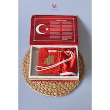 Kadife Kaplamalı Ahşap Plaket Kutu Kadife Kuran Türk Bayrağı İnci Tesbih Taşıma Çantalı Hediye Seti Kırmızı
