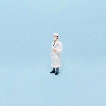 Erkek Doktor Teraryum Figürü 8.5cm Çok Renkli