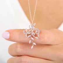 Mia Vento Pırlanta Montür Işıltılı Prenses Çiçeği Rose Renk Gümüş Kolye
