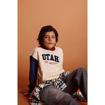 Defacto Erkek Çocuk Oversize Geniş Kalıp Kapüşonlu Baskılı İçi Yumuşak Tüylü Sweatshirt G5561a825cwer233 Ekru-er233