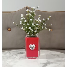 Vazoda Beyaz Yapay Çiçek Dekoratif Kristal Taşlı Kırmızı Kalpli Vazo Dahil 6 x 6 x 16 CM