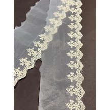 Tül Üzerine İşli Uçları Pamuklu Dantel / 1 Metre