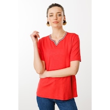 Desen Triko Kadın Yakası Yırtmaçlı Ve İşlemeli T-shirt 25768 Mercan Mercan