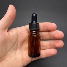 Kahverengi Cam Damlalıklı Şişe  Siyah Plastik Kapak  10 ML