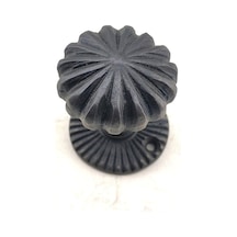 Antika Tarz Dekoratif Pirinç Açarlı Kapı Babası - 50mm, Oksit 1
