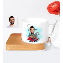 Kişiye Özel Balıkçı Karikatür Ahşap Altlıklı Seramik Fincan - 1