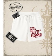 Tarzsokak Gotik & Grunge Streetwear She Was Fragıle Lıke A Bomb Not A Flower Unisex Şort Beyaz