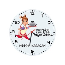 Anneye Hediye Mutfağın Kraliçesi Isimli Cam Duvar Saati