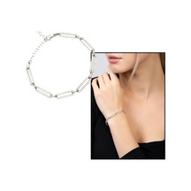 Beyaz Zirkon Taşlı Trend Tasarım Silver Renk 925 Ayar Gümüş Kadın