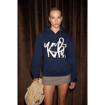 LIORAEN Kadın Baskılı Relaxed Kanguru Cepli Kapüşonlu Lacivert Sweatshirt