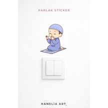 Priz Üstü Namaz Kılan Erkek Çocuk Sticker Parlak Duvar Sticker Çocuk Odası Dekoru Çok Renkli