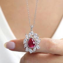 Effective Diamond İstanbul İhtişamı Sentetik Yakut Taşlı Gümüş Kolye Effective Diamond İstanbul İhtişamı Sentetik Yakut Taşlı Gümüş Kolye