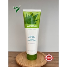 Herbalife Herbal Aloe El Ve Vücut Şampuanı - 250 Ml Tüm Saç Tipleri