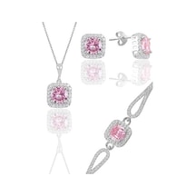 Gümüş Rodyumlu Pembe Taşlı Kare Kolye Küpe Ve Bileklikten Oluşan Gümüş Rodyumlu Pembe Taşlı Kare Kolye Küpe Ve Bileklikten Oluşan