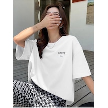 Unisex Beyaz Sweet Baskılı Oversize Tshirt 001