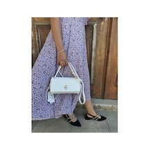 Just Polo Kadın Yeni Sezon Aksesuar Detaylı Çapraz Ayarlanabilir Askılı Şık El & Omuz Çantası Ebat 22 X 11 Cm Beyaz
