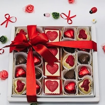 Nin Chocolate Sevgiliye Yaldızlı ve Figür Çikolata 24'lü
