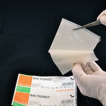 Bactigras 10X10 Yara Örtüsü 1 Adet