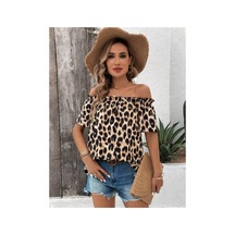 Butik İstanbul Kadın Madonna Yaka Fırfırlı Leopar Desenli Mikro Kumaş Bluz