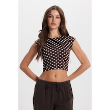 Tudors Kadın Slim Fit Dar Kesim Puantiyeli Bisiklet Yaka Kahverengi Crop Bluz-50807