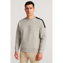 Erkek Açık Gri Omuz Şerit Detaylı Kazak 1100 Gri Erkek Açık Gri Omuz Şerit Detaylı Kazak 1100 Gri