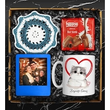 Sevgililer Gününe Özel Tasarım Kupa & Kişiye Özel Fotoğraf Çerçevesi & Handmade Makrome Bardak Altlığı & Nestle Çikolata