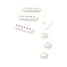 Fender 0992096000 Pure Vintage 50s Stratocaster Aksesuar Kiti Eggshell Yumurta Kabuğu Rengi Manyetik Kapakları Ve Düğmeler 50'ler Tarzı