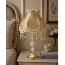 Gold Kadife Kaplı Beyaz İşlemeli Başlık İncili Gold Metal Ayaklı Klasik Model Abajur 55x25cm