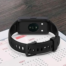 Huawei Band 8 Uyumlu Silikon Kordon, Dayanıklı, Rahat Ve Şık Tasarım - Siyah Renk, Kolay Takıp Çıkarma, Sağlam Bağlantı, Tüm Gün Kullanıma Uygun, Spor Ve Günlük Kullanım İçin Çok Renkli