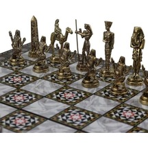 Metal Mısır Satranç Takımı Parlak Ve Katlanır Sedef Desenli Mdf Ahşap Satranç Tahtası 43x43 Cm. Açık Ahşap