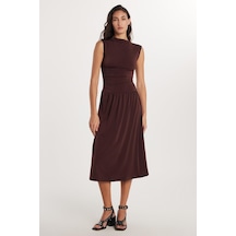 Tudors Kadın Slim Fit Dar Kesim Kahverengi Kolsuz Bisiklet Yaka Midi Boy Elbise-33350 Kahverengi