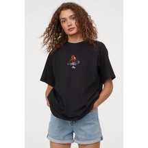Kadın Siyah Önü Mantar Şapkalı Kız Baskılı Bisiklet Yaka Oversize Pamuklu T-shirt Siyah