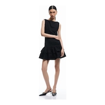 Koton Slim Fit Kat Kat Fırfırlı Volanlı Kayık Yaka Kolsuz Mini Elbise Siyah 5sak80313ek Siyah