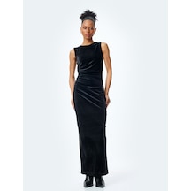 Koton Drape Detaylı Slim Fit Yuvarlak Yaka Kolsuz Uzun Kadife Elbise Siyah 5wak80376ek Siyah