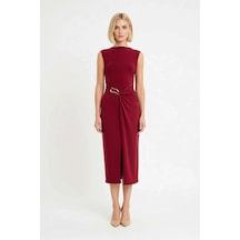 Benerly Kadın Bodycon Midi Elbise Kolsuz Kayık Yaka Aksesuar Detaylı Örne Bordo