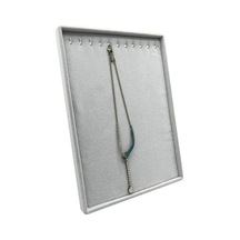 Yerli Üretim Süet Kumaş Gri Renk 34/24 Cm Ayaklı Kolye Sergileme Standı Çok Renkli