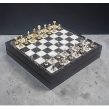 Lüks Sandıklı Metal Satranç Takımı Krom Kaplama Klasik Gold Temalı Figür Mermer Desen Zemin 20 Cm.