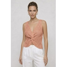 Neden Tekstil Twist Knot Detaylı Premium Kadın Triko Bluz V Yaka Örgü Dokulu Şık Crop Tasarım - Somon