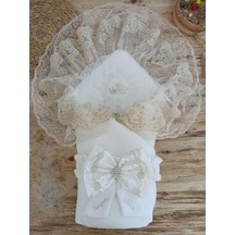 Yenidoğan Sahra Taç Nakışlı Plazma Taşlı Güpürlü Fiyonklu Duvaklı Trilüks Kundak Bebek Battaniyesi Ekru Renkli Çok Renkli