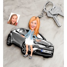 Kişiye Özel Bayan Toyota C-Hr Figürlü Plakalı Ahşap Karikatür Ana