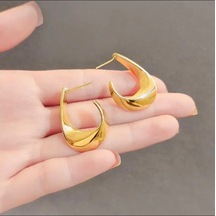 Kadın Çelik Küpe Asimetrik Kıvrım Yarım Halka Küpe 001