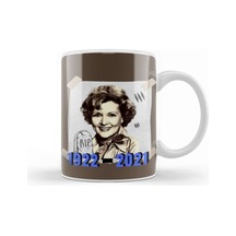 Betty White Has Died At 99 Kupa Bardak Porselen Karışık