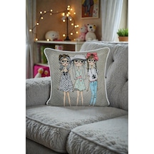 Kırlent Kılıfı İnsan Figürlü Desen 45x45 Raşel Örme Kadife Çift Taraflı Dijital Baskı Beyaz Biyeli Çok Renkli