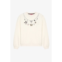 Quzu Charm Aksesuarlı Oversize Sweatshirt Ekru