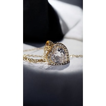 Işıltılı Taşlı Kalp Kolye Altın Renk Zarif Kadın Takı Modeli