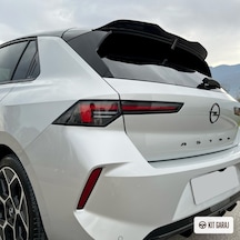 Kit Garaj Opel Astra L 2022+ Piano Black Spoiler Plastik Boyalı