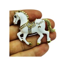 Siyah & Beyaz At Broş - Kristal Taşlı Zarif Horse Brooch Şık Hayvan Figürlü Aksesuar Beyaz