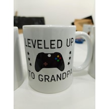 Leveled Up To Grandpa Kupa - Oyun Temalı Büyükbaba Seramik Bardak Hediyesi 325ml Beyaz - Çok Renkli