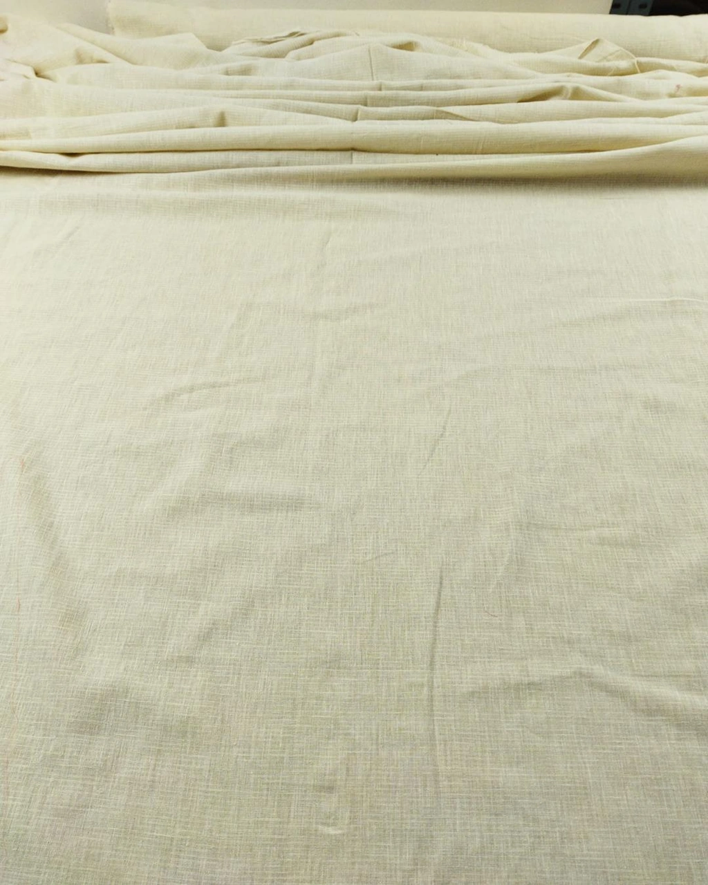 Kremle Ekru Arası Renkte Dokuma En 150 Cm X Boy 230 Cm -4090